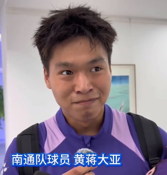 南通队球员黄蒋大亚：做梦都想踢苏超决赛，想把冠军带回南通